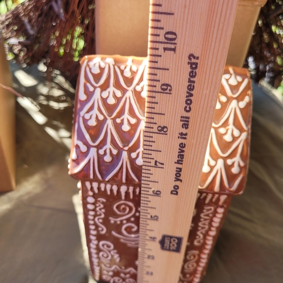 Pottery Barn Tall Gingerbread Village House! BNIB! - Picture 4 of 7